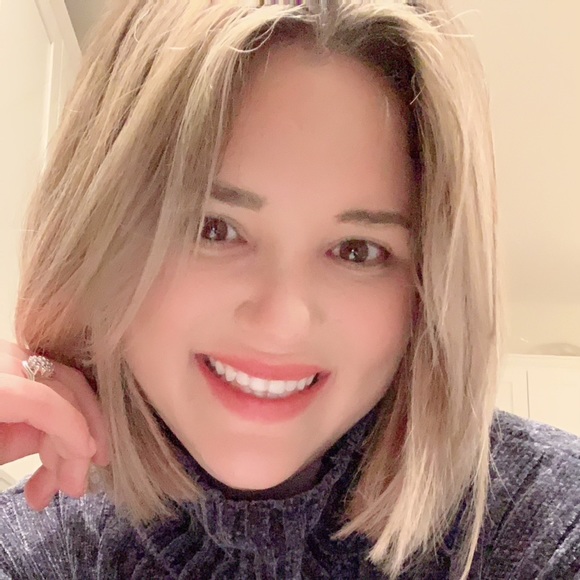 Meet your Posher, Becky - Picture 1 of 3